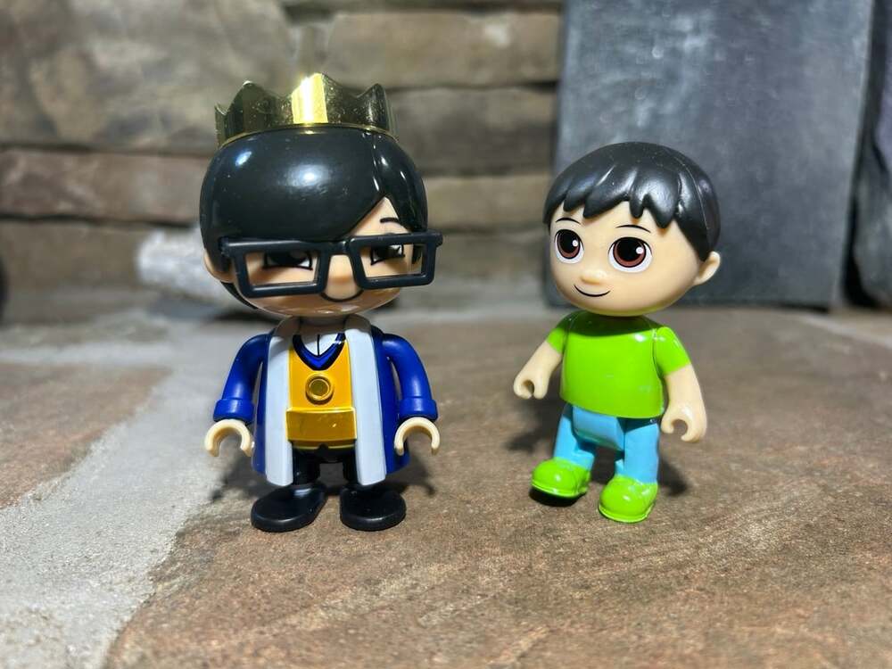 Ryan’s World Series 2 Majesty Dad Ryan Figure and Boy with Green shirt lot